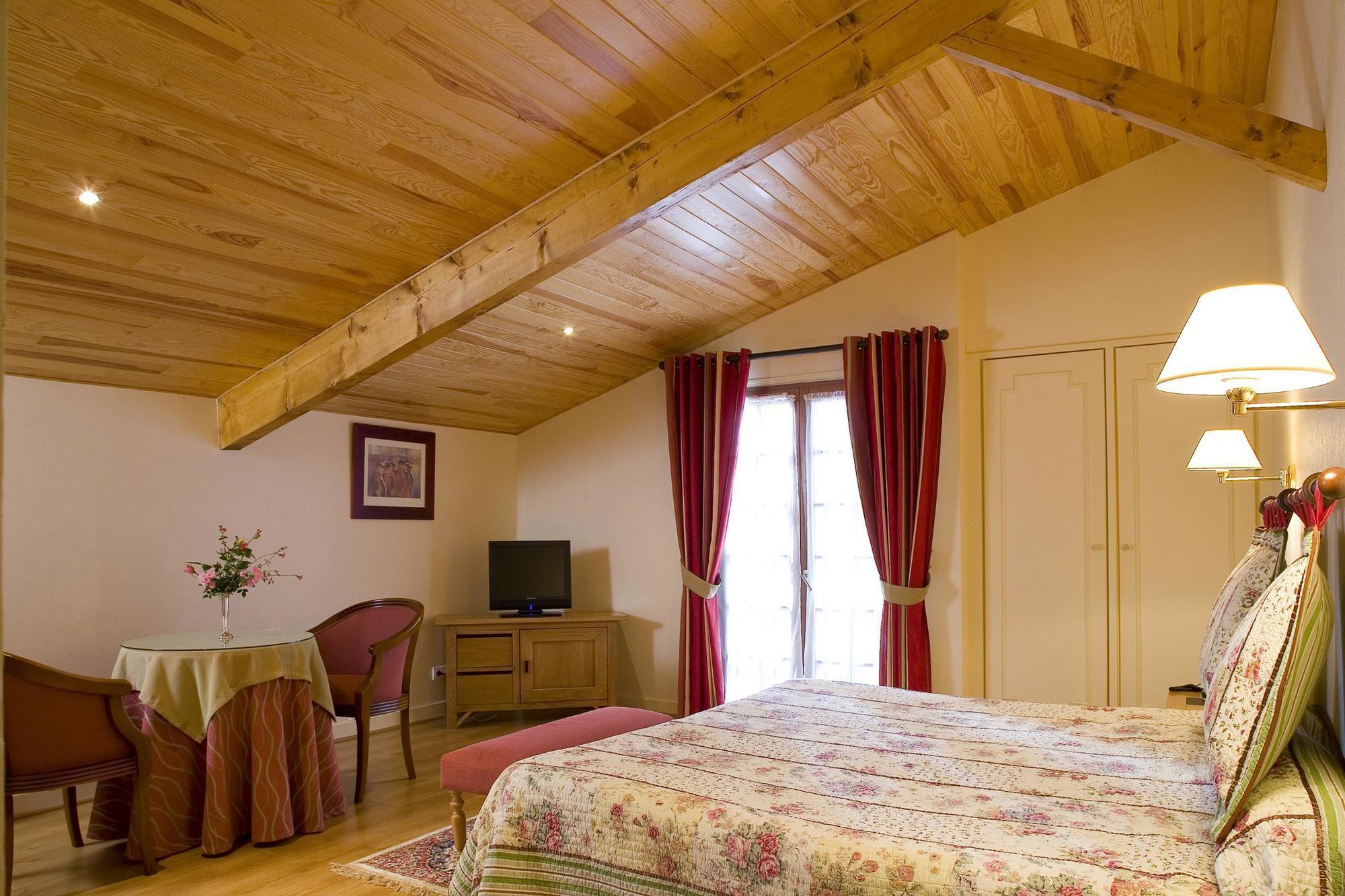 Hotel Argi Eder Aïnhoa Buitenkant foto