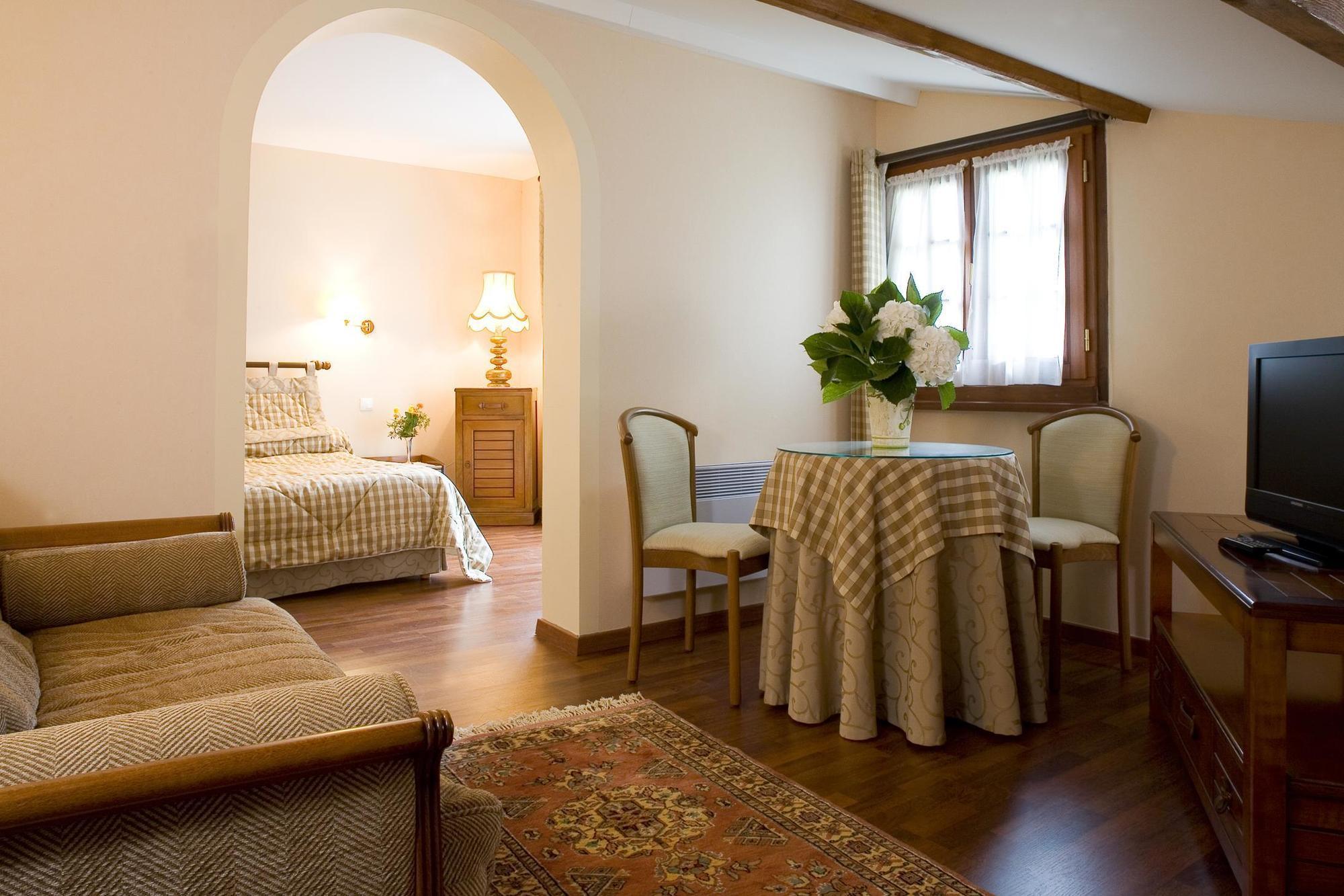 Hotel Argi Eder Aïnhoa Buitenkant foto